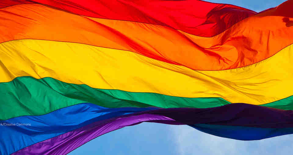 Ταλαιπωρία για τρανς άντρα: Δεν αλλάζουν στοιχεία στο δημοτολόγιο λόγω… συμφώνου συμβίωσης - Media
