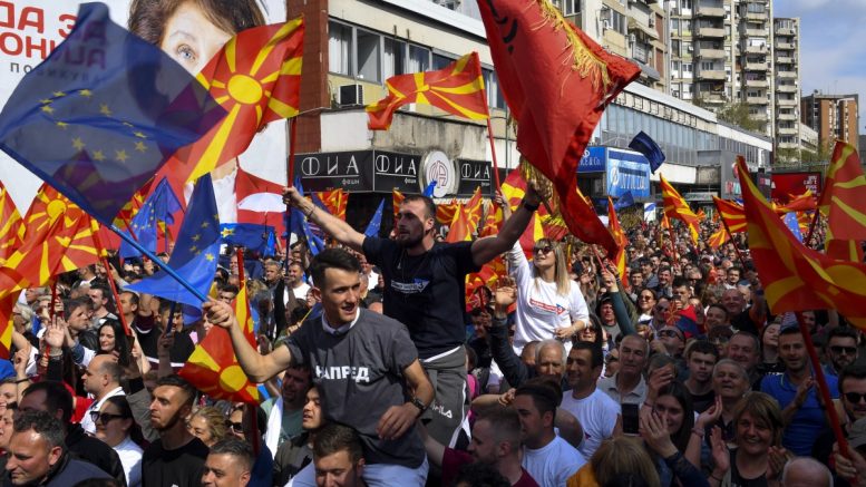 Τουσκ: Κάποιες χώρες δεν θέλουν Αλβανία και Βόρεια Μακεδονία στην ΕΕ - Media