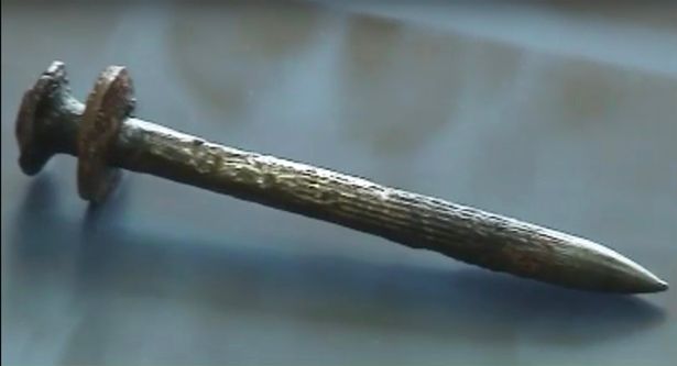 Δεν άκουγε καλά γιατί είχε ένα καρφί περασμένο στο κρανίο του (Photos) - Media