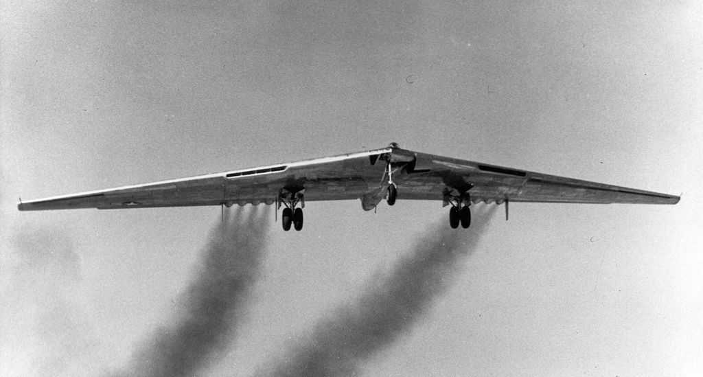 Το απόλυτο μυστήριο: Τι συνέβη στο πρώτο stealth βομβαρδιστικό στον κόσμο (Photos) - Media