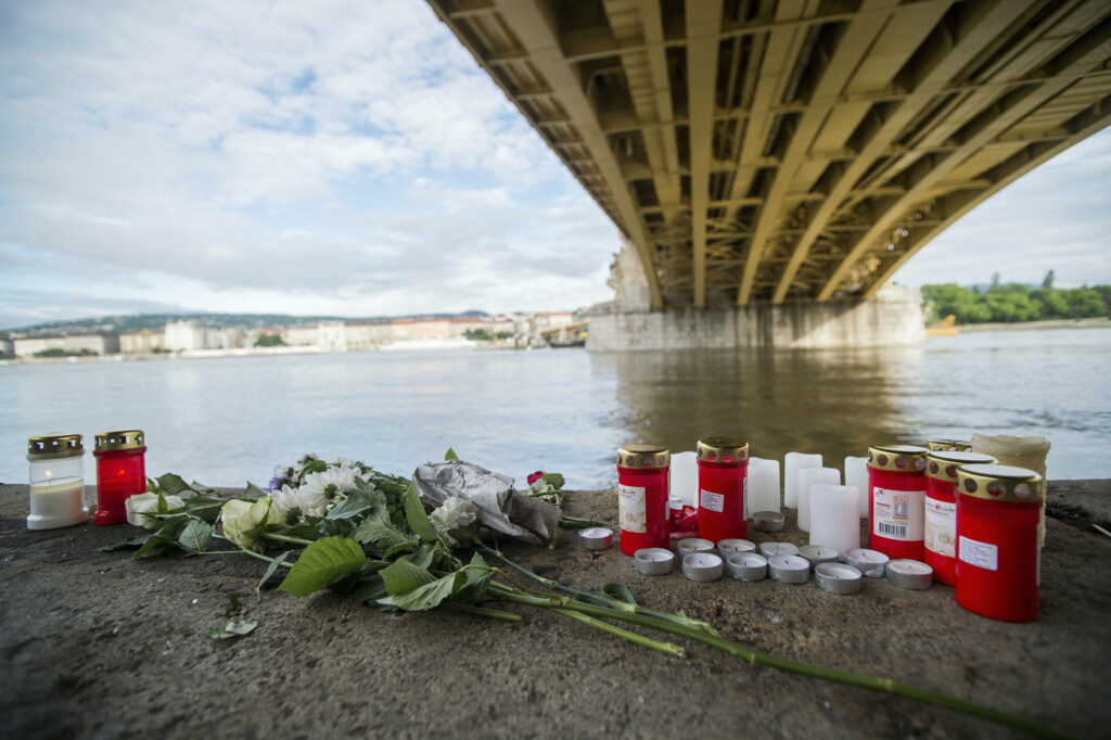 Στον Δούναβη συνεχίζουν να ανασύρουν πτώματα - Μία εβδομάδα μετά το ναυάγιο στη Βουδαπέστη - Media