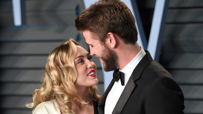 Η Miley Cyrus απαντά στις φήμες για χωρισμό (Photo) - Media