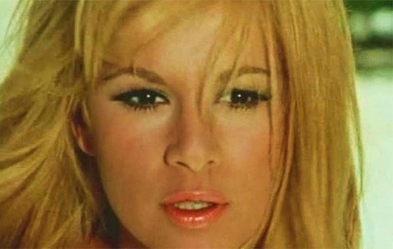 H τελευταία επιθυμία της Αλίκης λίγο πριν πεθάνει (Video) - Media