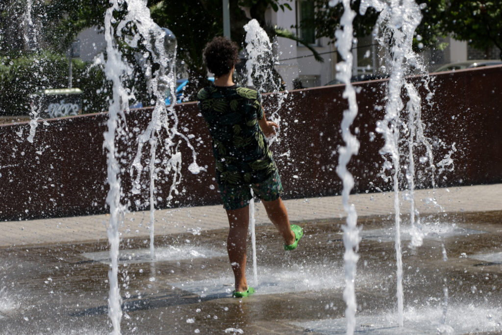 Έρχεται καύσωνας μέχρι και 39° στο Σαββατοκύριακο - Δείτε αναλυτικούς χάρτες (Video) - Media
