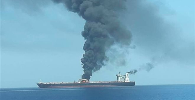 Βυθίστηκε το δεξαμενόπλοιο Front Altair έπειτα από επίθεση στον Κόλπο του Ομάν (Photo) - Media