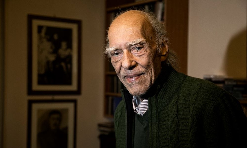 Πέθανε ο κορυφαίος μπουζουξής Στέλιος Βαμβακάρης, γιος του Μάρκου - Media