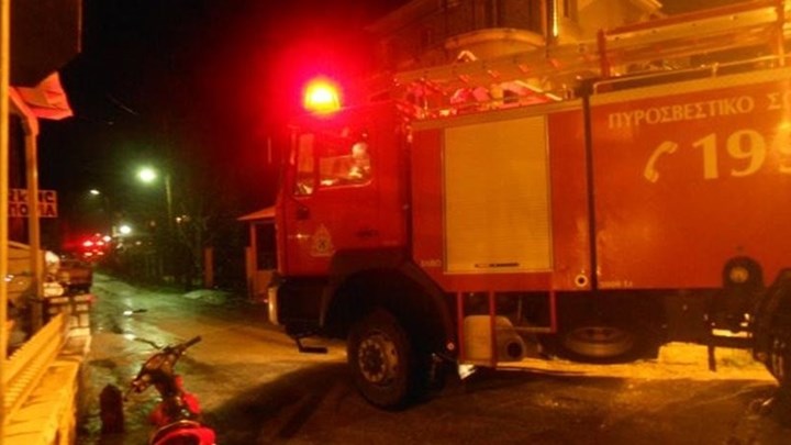 Φωτιά σε διαμέρισμα στα Χανιά - Στο νοσοκομείο ο ένοικος - Media