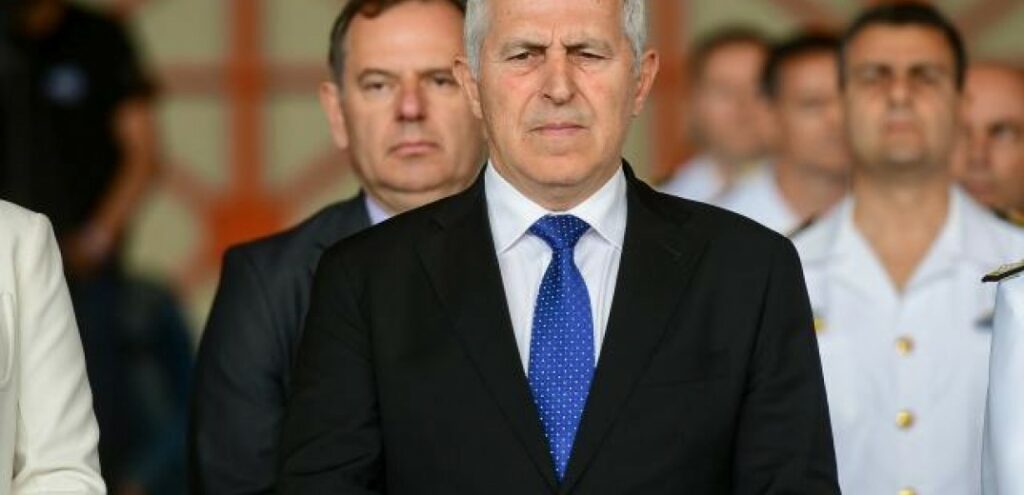 ΥΠΕΘΑ: Ψευδές και συκοφαντικό δημοσίευμα για τον Ευ. Αποστολάκη - Media