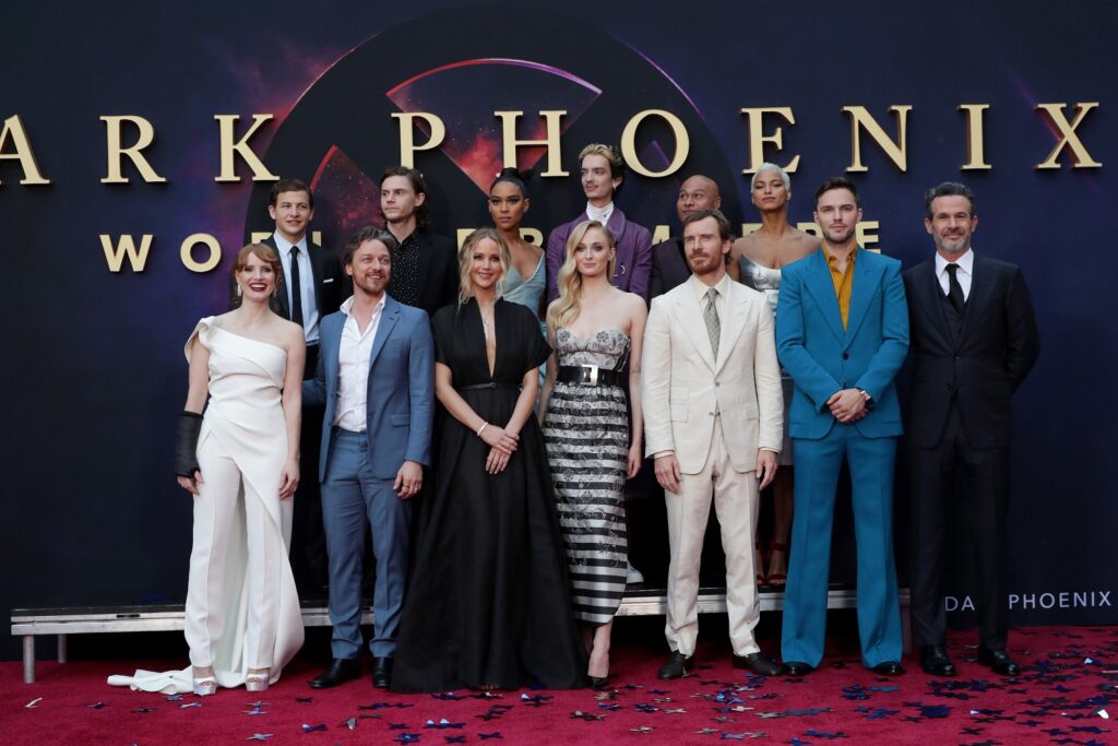 COSMOTE TV: Η εκπομπή BUZZ στην παγκόσμια πρεμιέρα της ταινίας X-Men: Ο Μαύρος Φοίνικας  - Media