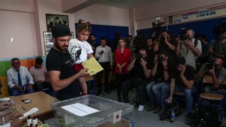 Εκλογές στην Κωνσταντινούπολη: Έκλεισαν οι κάλπες - Μέσα στις επόμενες ώρες γνωστά τα αποτελέσματα - Media