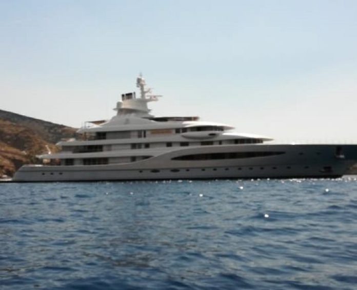 Θαμπώνει την Κρήτη το πολυτελές γιότ του Μεξικανού μεγιστάνα (Photos) - Media