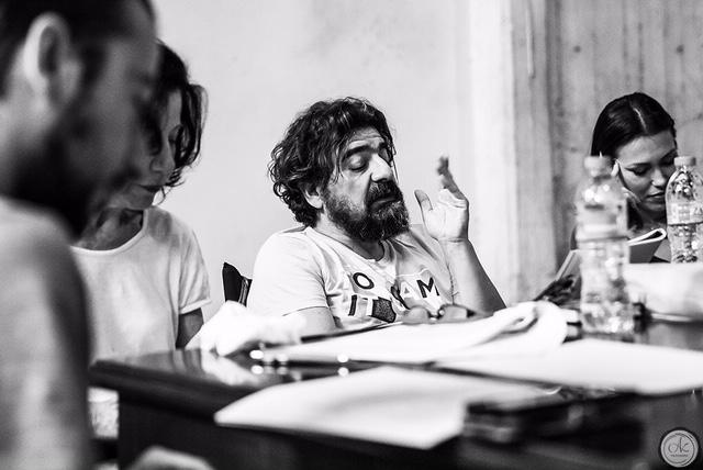 Ο Μάκης Παπαδημητρίου στην Μήδεια του Μποστ στο θησείον! - Media