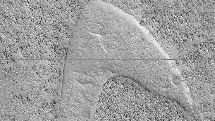 Η NASA βρήκε το σύμβολο του στόλου του «Σταρ Τρεκ» στην «Ελλάδα» του Άρη - Media