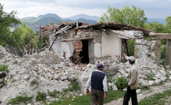 Τρόμος στην Αλβανία: Σεισμικές δονήσεις προκαλούν ζημιές, πέντε τραυματισμούς (Video) - Media