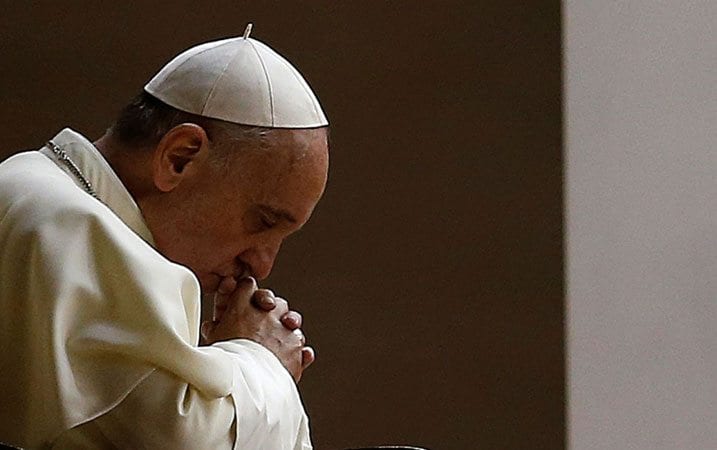 Ο Πάπας Φραγκίσκος αλλάζει το «Πάτερ Ημών» - Ποια φράση αντικαθίσταται - Media