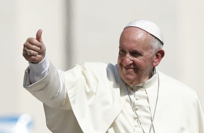 Ο Πάπας Φραγκίσκος ξαναχτυπά: «Μη με δαγκώσεις» είπε σε καλόγρια (Photo) - Media