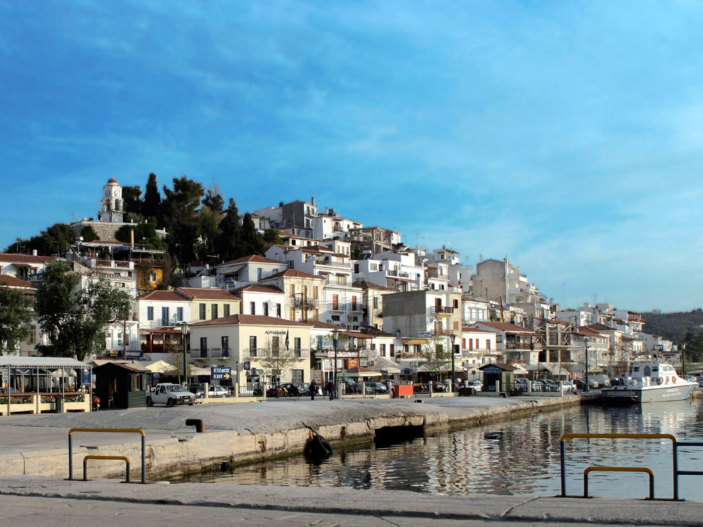 Επεισόδιο στην Σκιάθο: Μάλωσαν για μια πόρτα και τον τραυμάτισε - Media