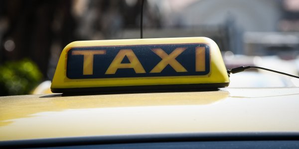 Θρίλερ με εξαφάνιση οδηγού ταξί στην Αιδηψό (Photo) - Media