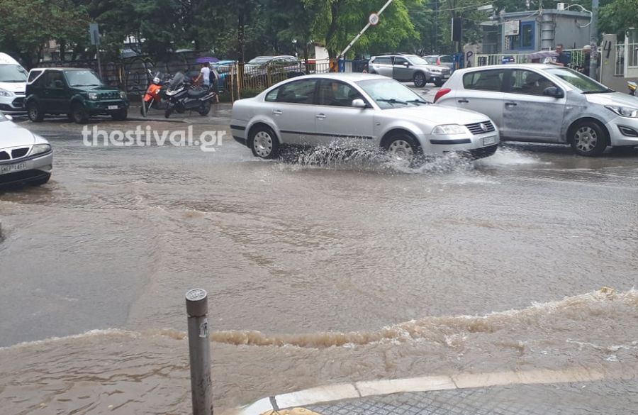 Ποτάμια και πάλι οι δρόμοι στο κέντρο της Θεσσαλονίκης (Video) - Media