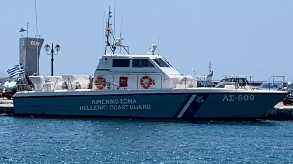 Αξιόμαχο και πάλι το περιπολικό σκάφος του λιμεναρχείου Τήνου - Media