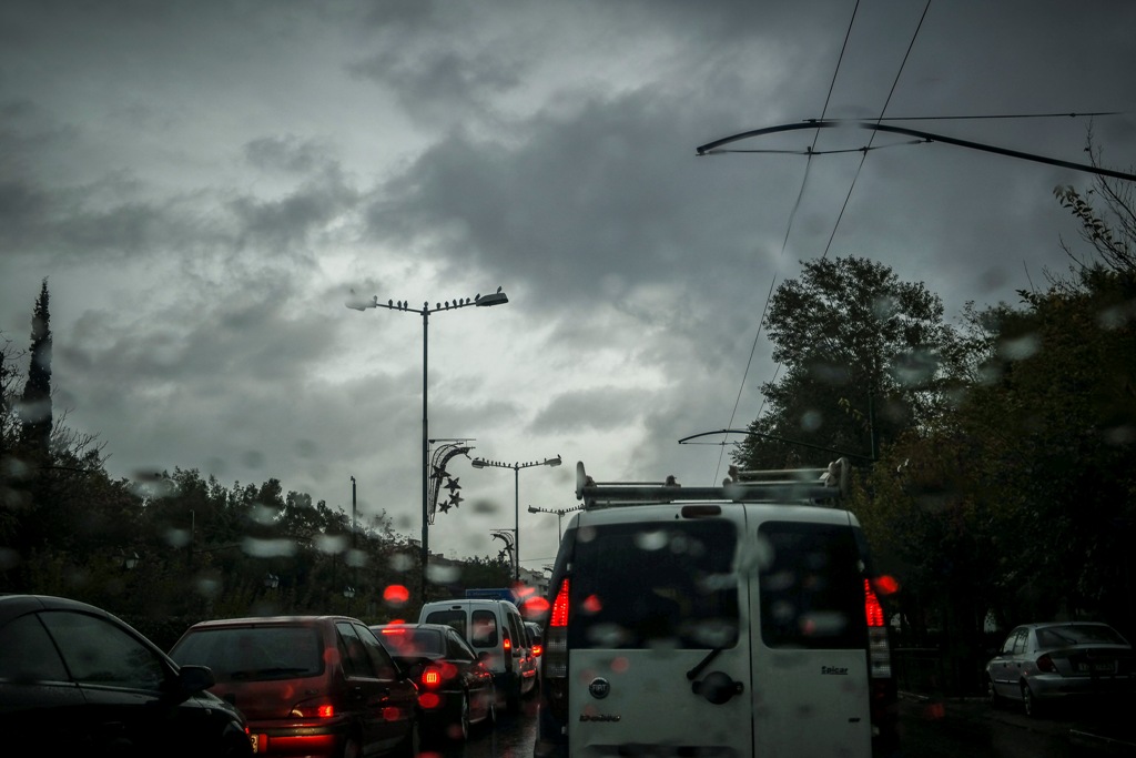 To meteo.gr προειδοποιεί: Έρχονται βροχές και καταιγίδες - Media