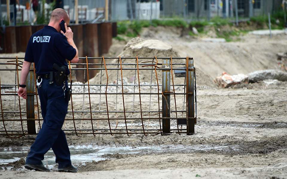 Bόμβα του Β΄ Παγκοσμίου Πολέμου βρέθηκε στο κέντρο του Βερολίνου (Photos) - Media