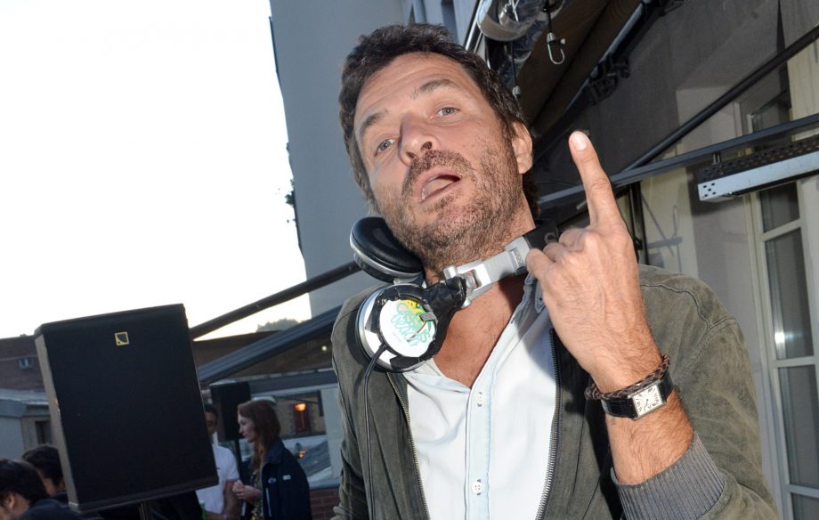 Τραγωδία στο χώρο της μουσικής: Νεκρός από πτώση από μπαλκόνι γνωστός DJ (Photo) - Media