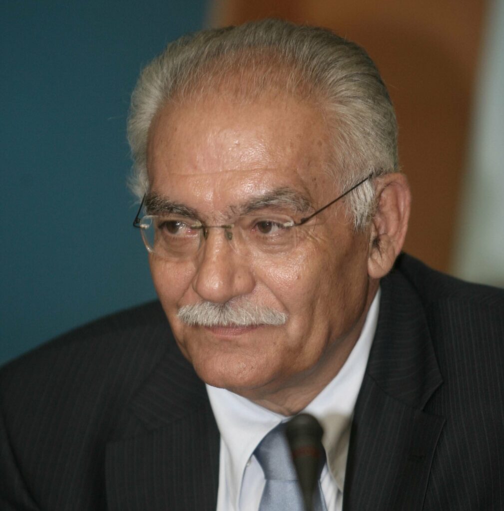 Πέθανε ο πρώην υπουργός του ΠΑΣΟΚ Μανώλης Σκουλάκης - Media