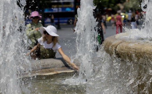 Σε εξέλιξη η θερμή «εισβολή» στη χώρα: Πότε υποχωρούν οι υψηλές θερμοκρασίες - Media