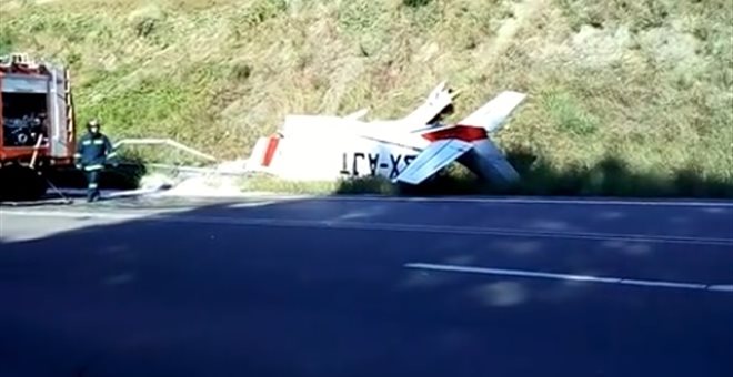 Γρεβενά: Αναγκαστική προσγείωση αεροσκάφους σε παράδρομο της Εγνατίας - «Χάσαμε τον κινητήρα στον αέρα» (Video | Photos) - Media