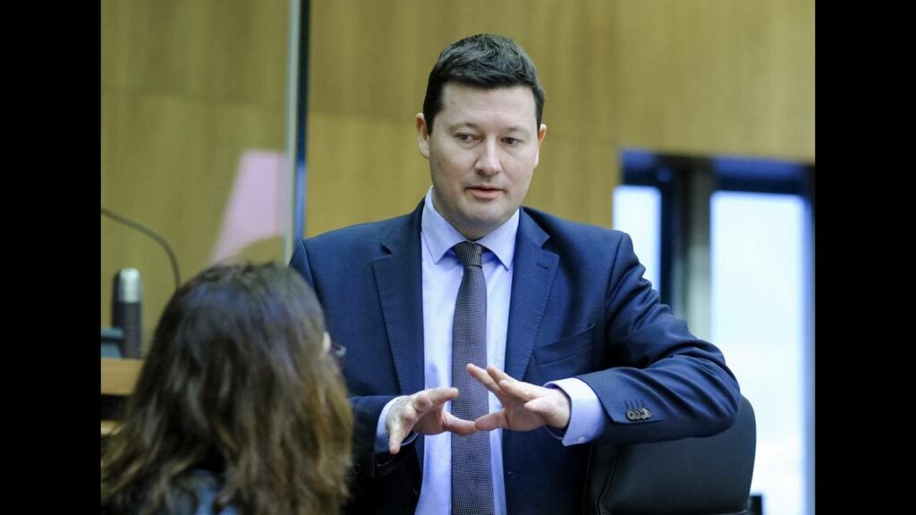 Παραιτείται ο γενικός γραμματέας της Κομισιόν - Media