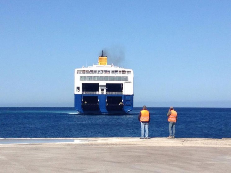 Ρόδος: Παραλίγο να πνιγεί από τα κύματα πλοίου - Αποζημιώθηκε στα δικαστήρια - Media