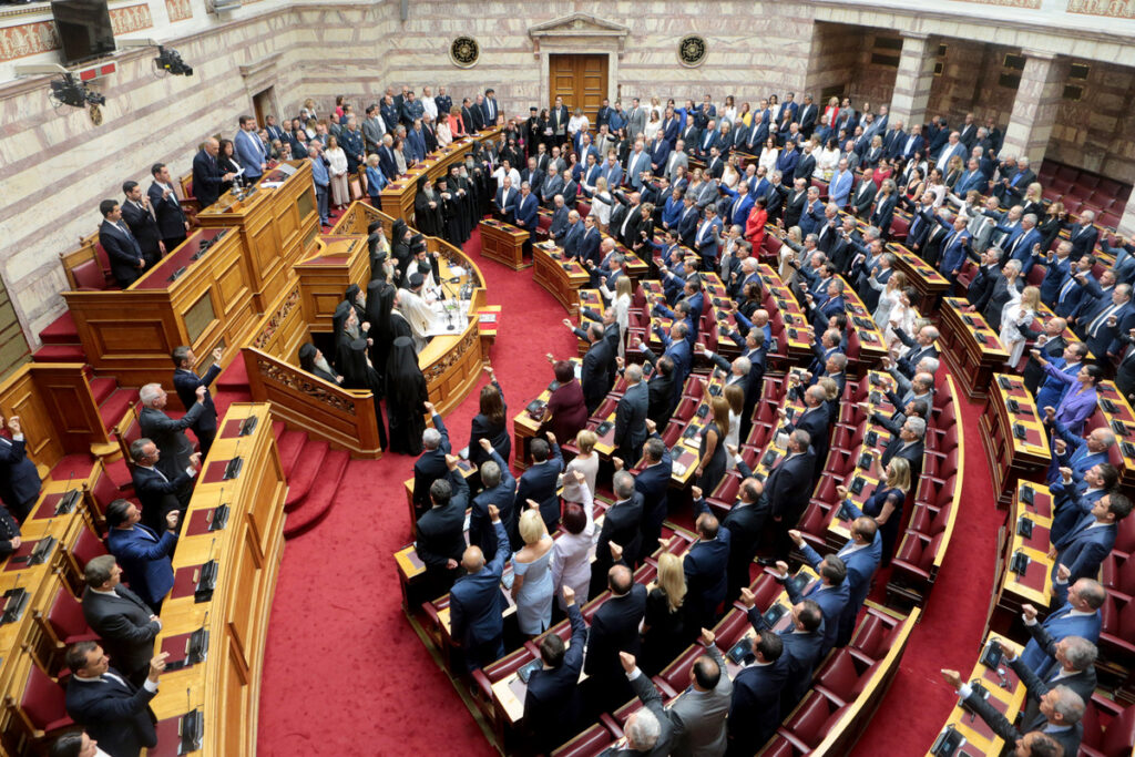 Ορκίστηκε η νέα Βουλή - Όλα όσα έγιναν σε φωτογραφίες  - Media