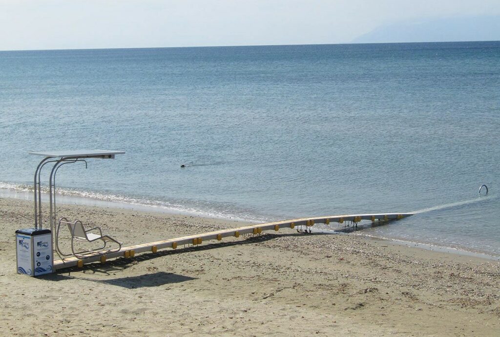 Και μια καλή είδηση: Παραλίες της βόρειας Ελλάδας αποκτούν σύστημα πρόσβασης για ΑΜΕΑ - Media