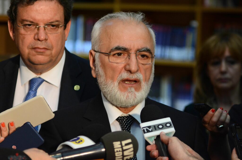 Σύσκεψη στο OPEN - Ποια πρόσωπα στήριξε ο Σαββίδης και σε ποιον είπε «έχω έρθει με τη χατζάρα» - Media