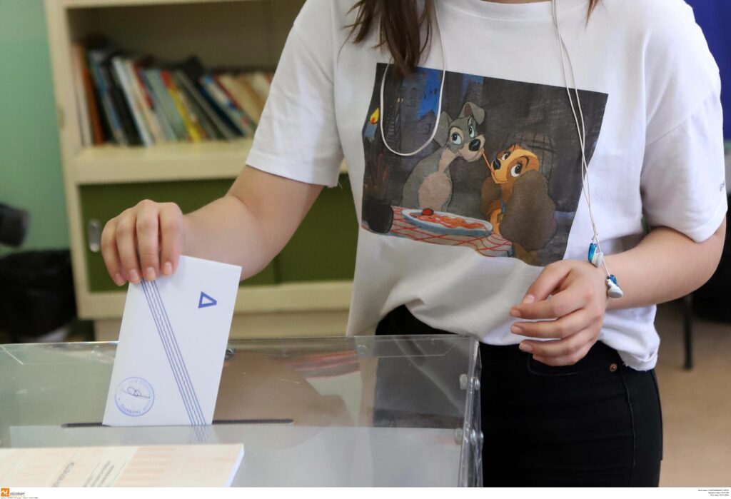 Deutsche Welle: Ψήφος Αποδήμων - Μια διαχρονική, υπερκομματική αποτυχία - Media