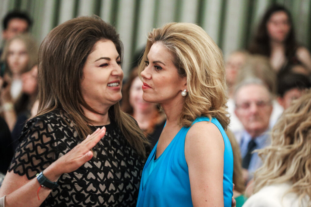 Οι γοητευτικές παρουσίες στην ορκωμοσία της νέας κυβέρνησης - Οι εμφανίσεις που εντυπωσίασαν (Photos) - Media