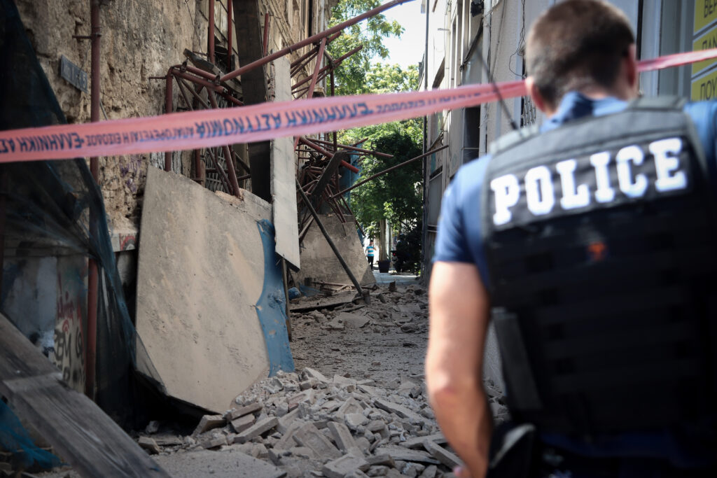 Σεισμός στην Αθήνα: Κλειστή η περιφερειακή οδός Αιγάλεω λόγω πτώσης βράχων - Media