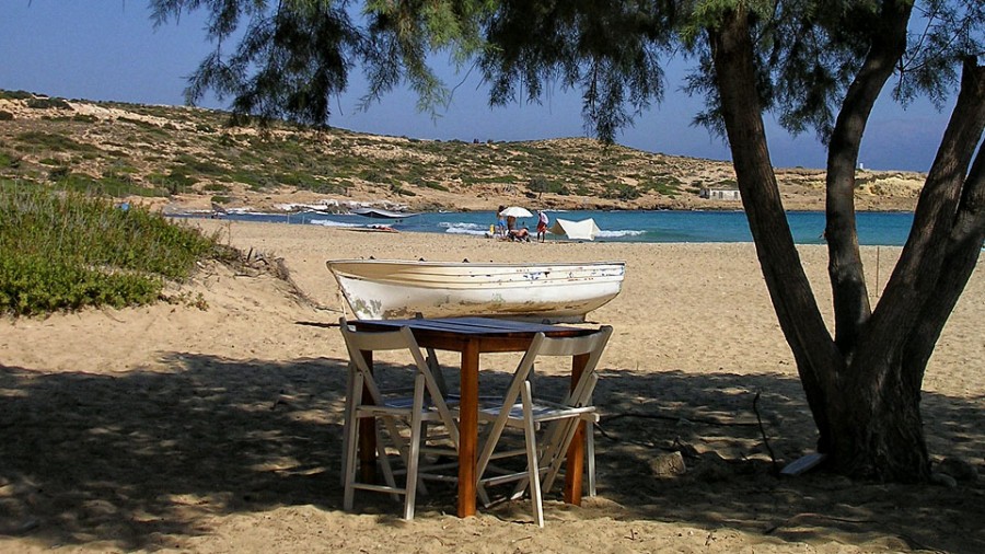 Το τερμάτισαν: Νοικιάζουν «καβάτζες» για ελεύθερο κάμπινγκ στη Γαύδο μέσω Airbnb! - Media