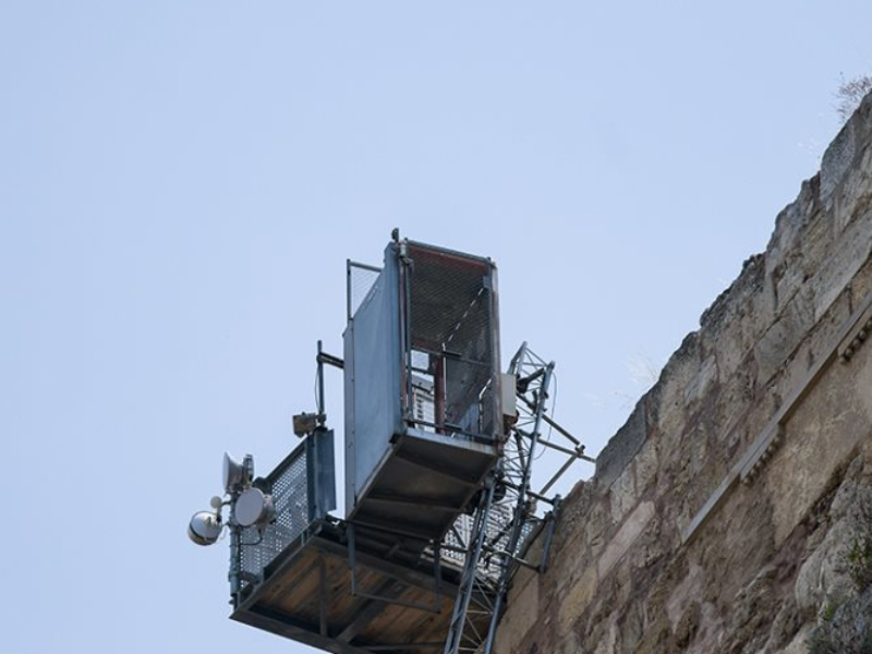 Επαναλειτουργεί το αναβατόριο στην Ακρόπολη - Media