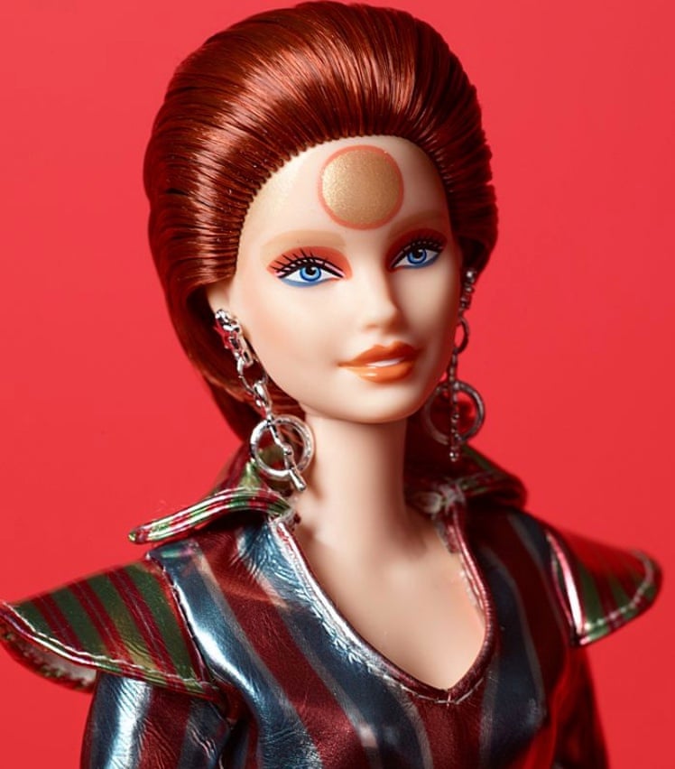 Lady Stardust: Κούκλα του Μπάουι ντυμένος Ζίγκι Στάρνταστ - Media
