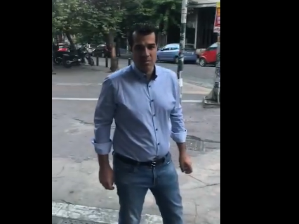 Το (χαμηλόφωνο) μήνυμα από την πλατεία Εξαρχείων που στέλνει ο Θάνος Πλεύρης (Video) - Media