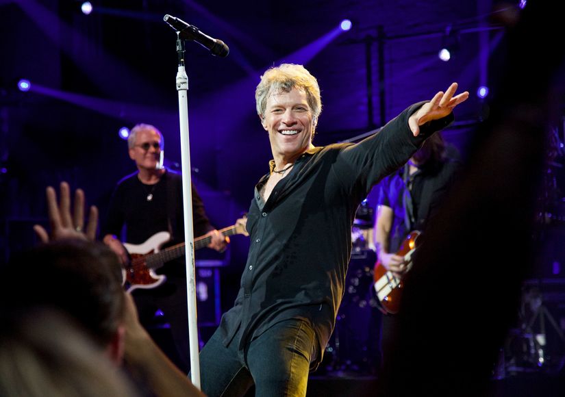 Ο Τζον Μπον Τζόβι στηρίζει τους Δημοκρατικούς  - Media