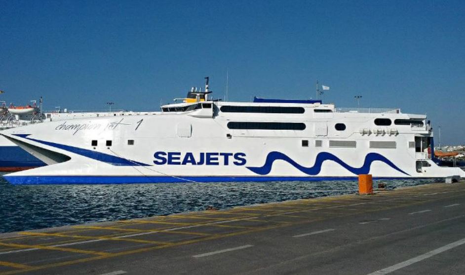 Μηχανική βλάβη σε πλοίο με προορισμό τη Μύκονο - Ταλαιπωρία για 177 επιβάτες - Media