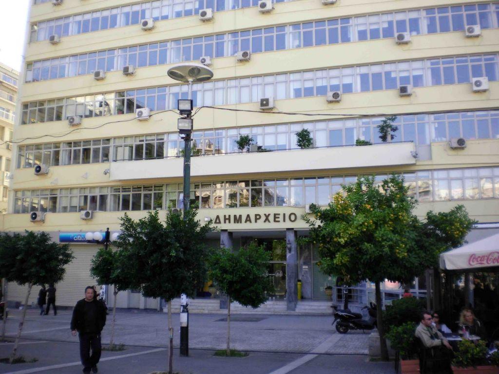 Έκτακτη σύσκεψη του Συντονιστικού Οργάνου του δήμου Πειραιά: Πτώσεις σοβάδων σε εγκαταλελειμμένα κτίρια - Media