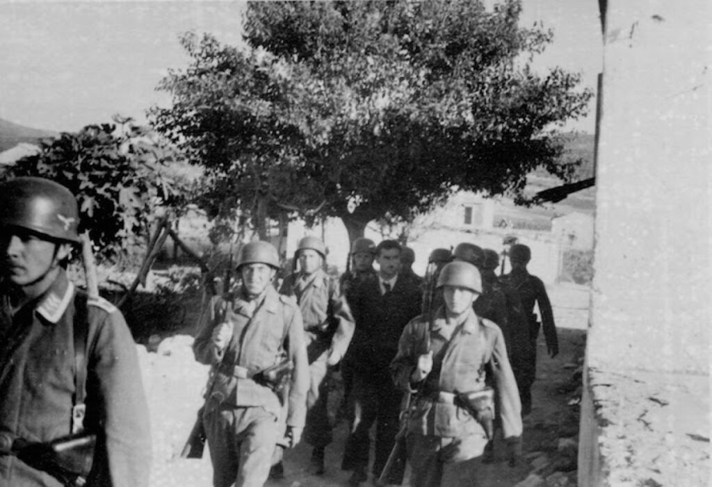 Οι τελευταίες στιγμές του αντιστασιακού της Μάχης της Κρήτης Δημήτρη Δροσάκη (Photos) - Media