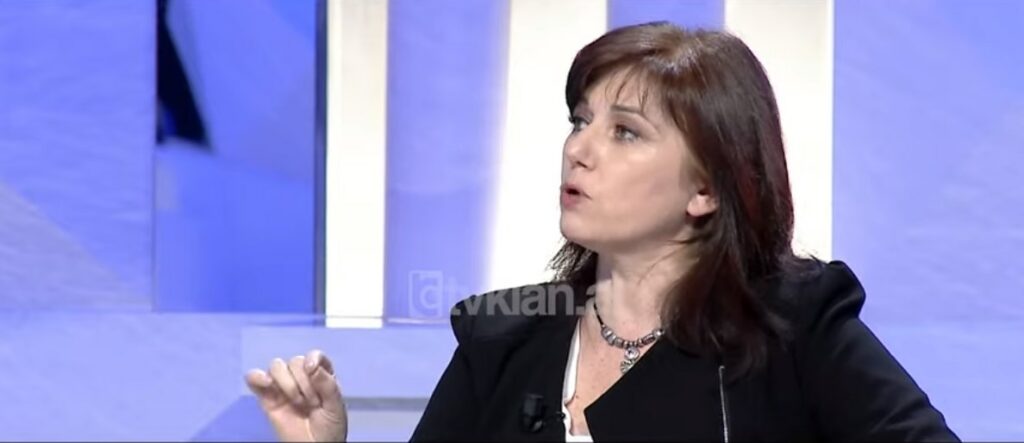 Αλβανική Τηλεόραση: Διακόσιες χιλιάδες Αλβανοί πήραν ελληνική υπηκοότητα στα χρόνια της κρίσης - Media