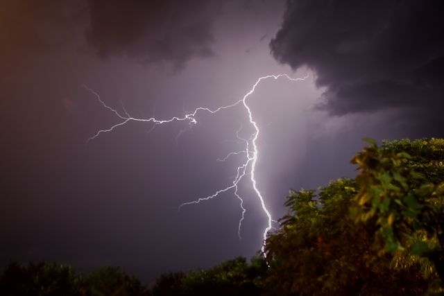 Πάνω από 5000 κεραυνοί στην Χαλκιδική (χάρτες) - Media