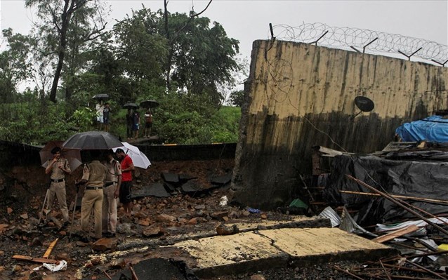Ινδία: 15 νεκροί από κατάρρευση τείχους λόγω καταρρακτωδών βροχών - Media