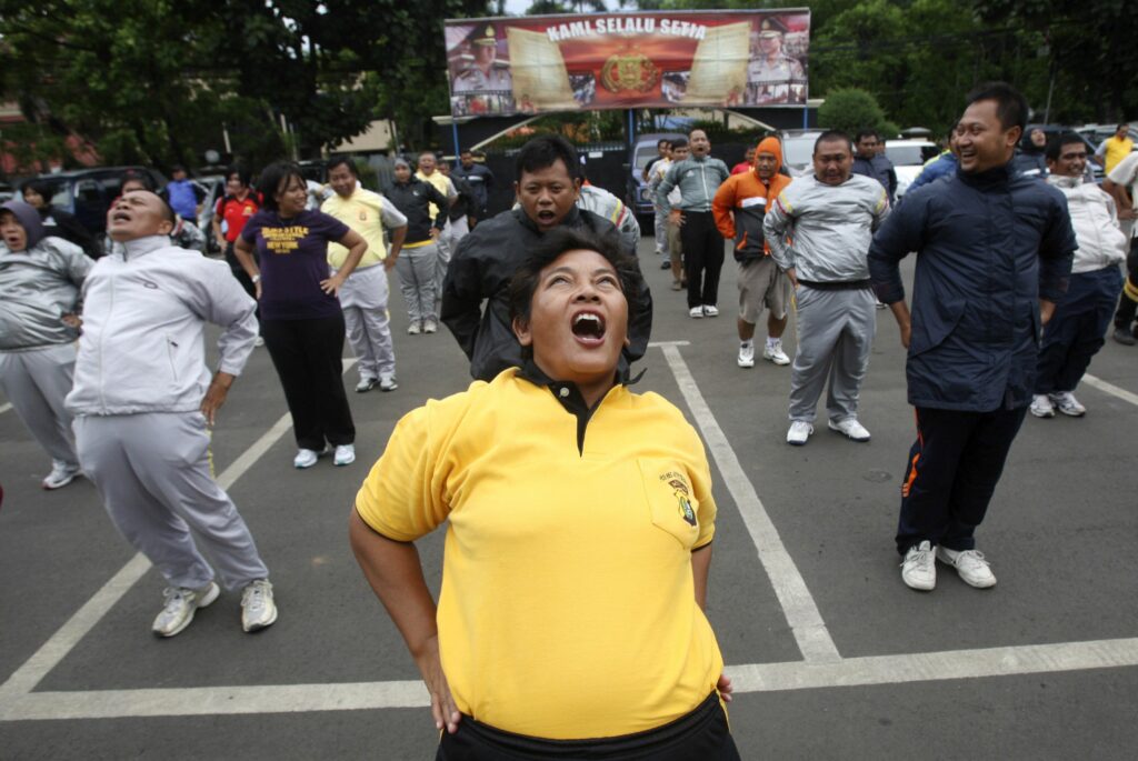 Iνδονησία: Σε πρόγραμμα αδυνατίσματος οι υπέρβαροι αστυνομικοί  - Media